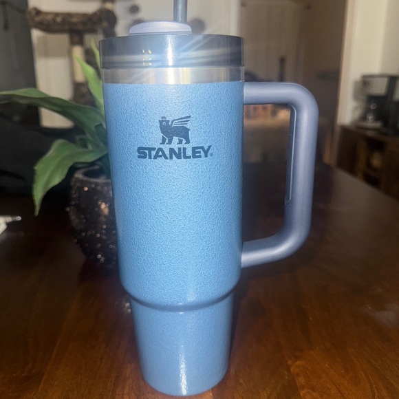 Stanley Blue Travel Mug HAMMERTONE LAKE 30oz - Picture 1 of 5